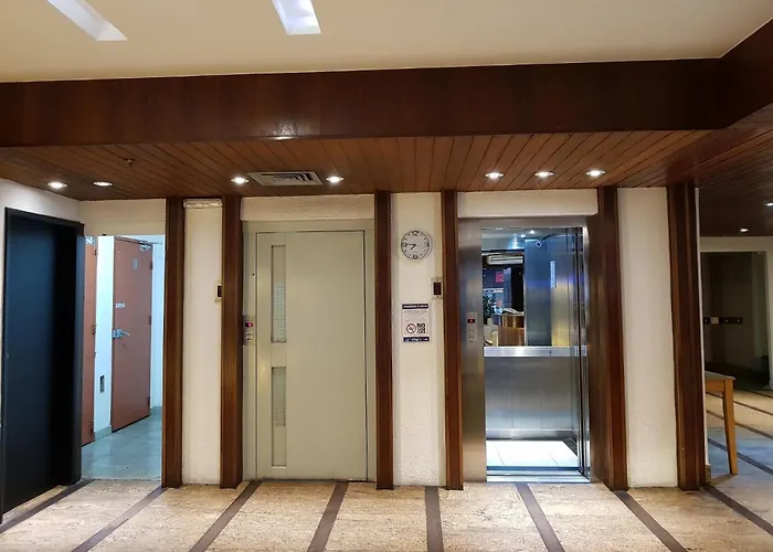 Apartamento Encantador Com Piscina - Besthostrio
