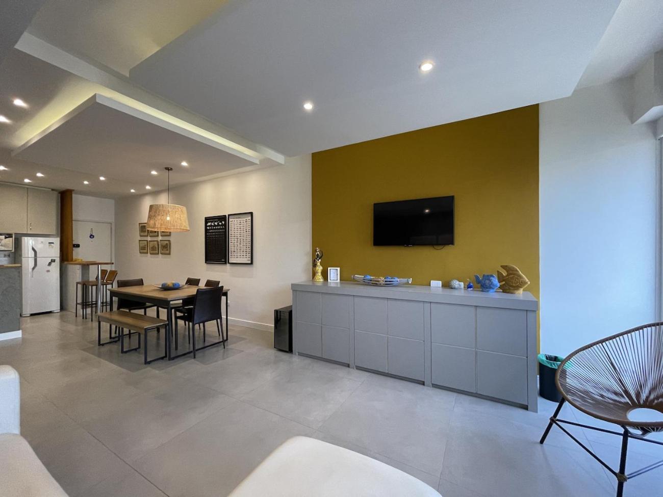 Apartment Encantador Com Piscina - Besthostrio *